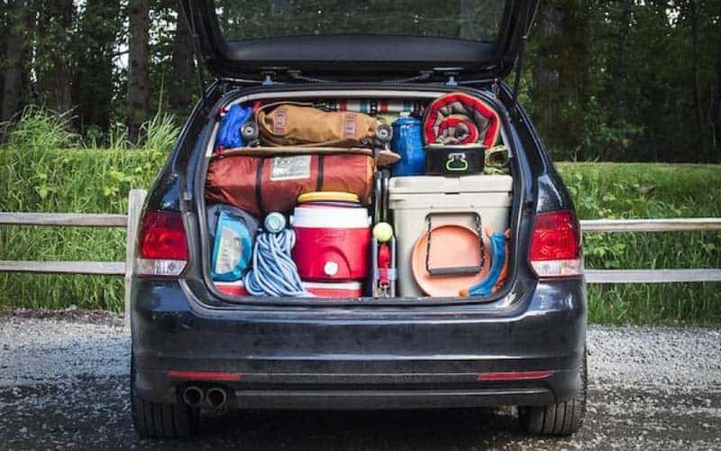 Xe ô tô được trang bị đầy đủ tiện nghi khi đi cắm trại